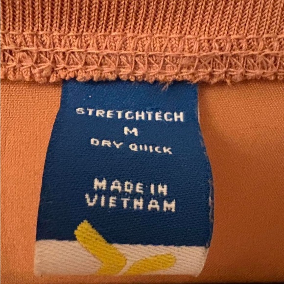 Old Navy Women's Tee in Warm Orange - Picture 3 of 3